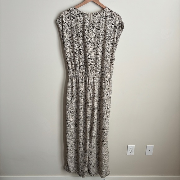 NWT Doe & Rae Boutique Leopard Print Drop Shoulder Wide Leg Jumpsuit Size L - Picture 5 of 10